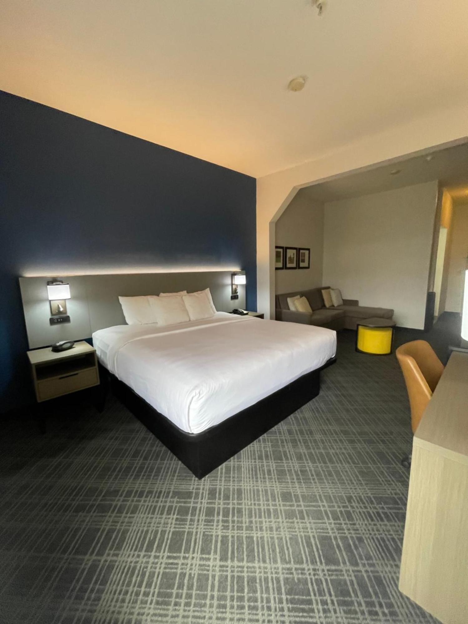 Comfort Suites Crossville Bagian luar foto