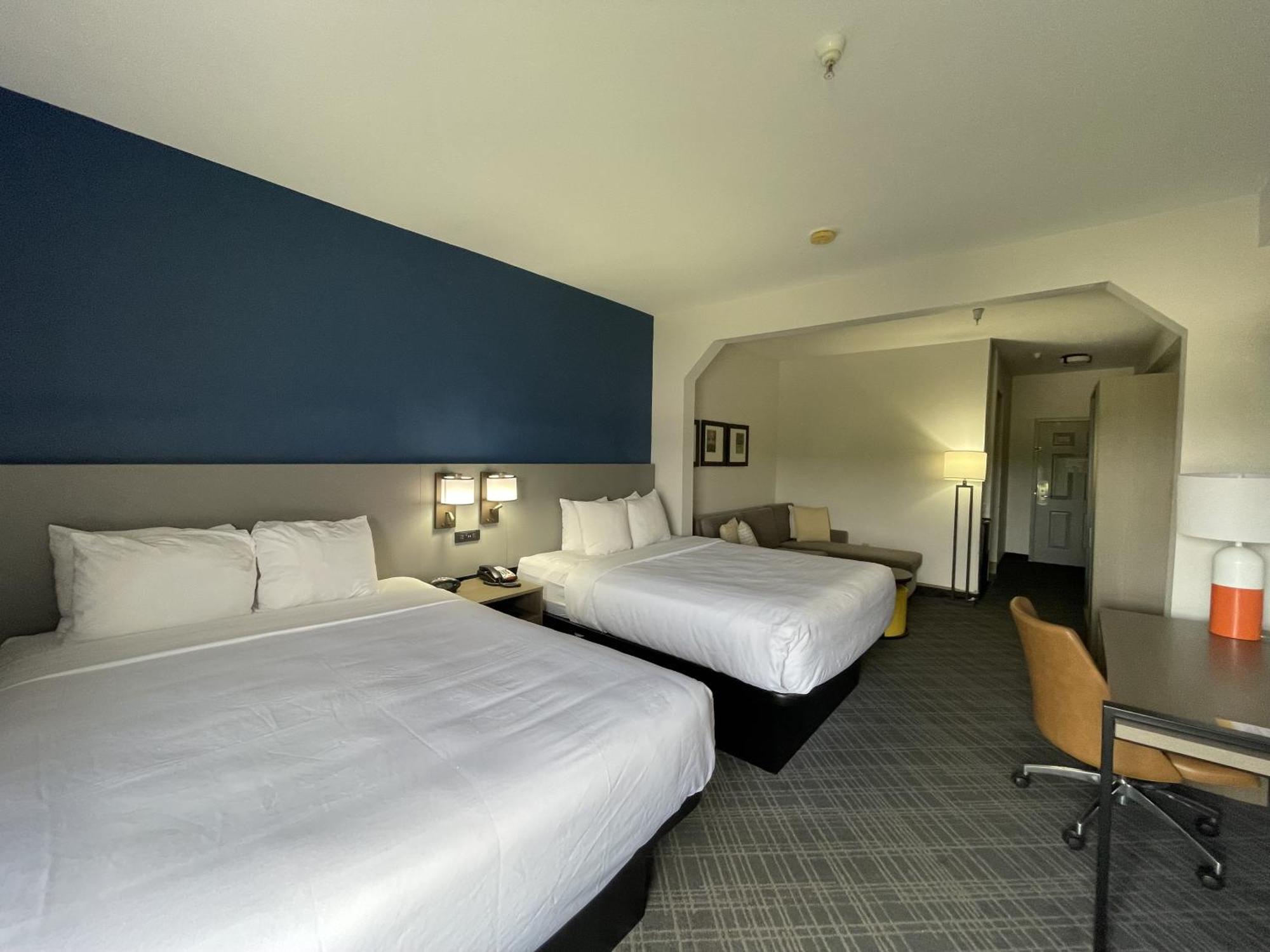 Comfort Suites Crossville Bagian luar foto