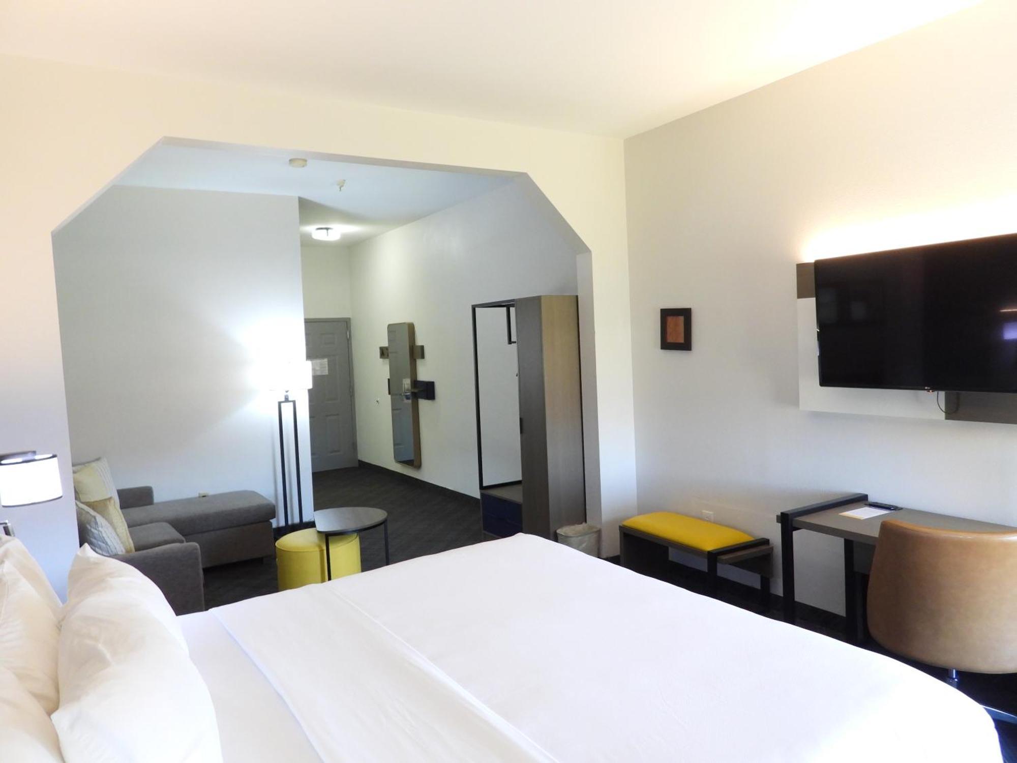 Comfort Suites Crossville Bagian luar foto